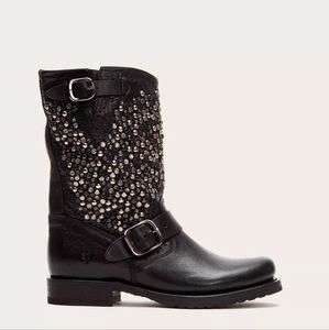 NIB *RARE* Frye Veronica Deco Short Studded Boot, Size 6